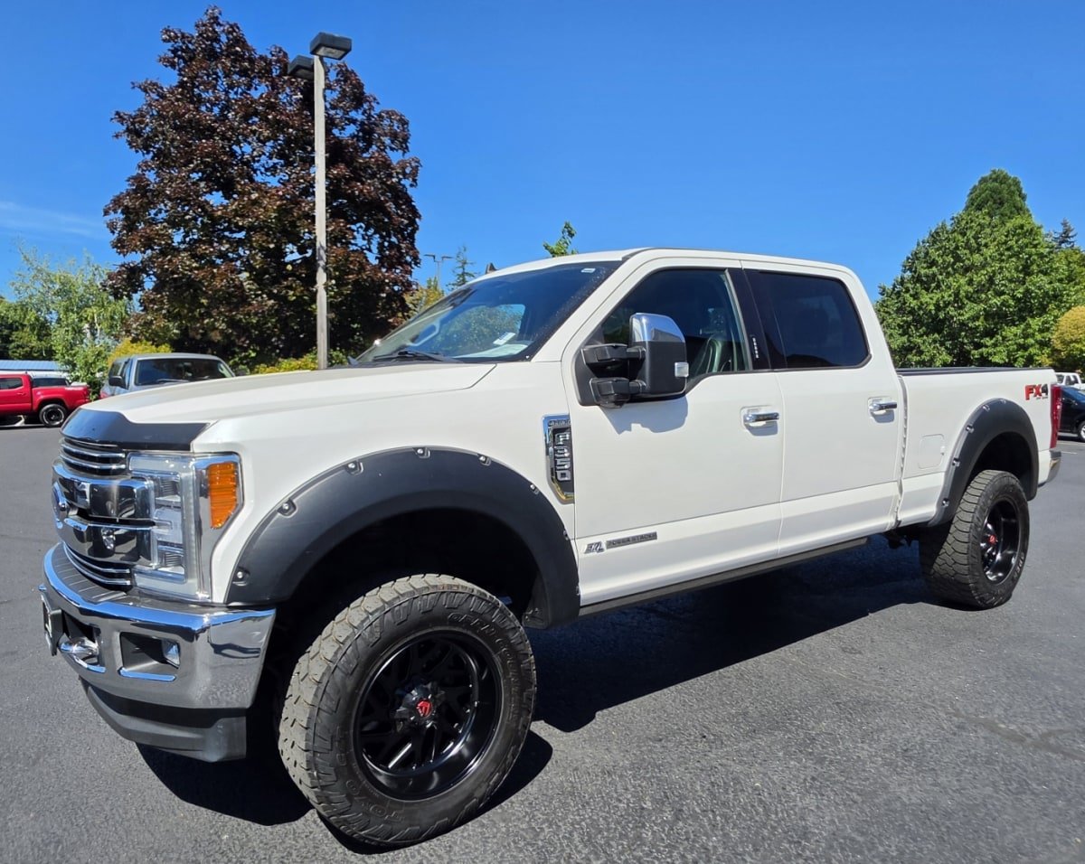 Used 2019 Ford F350 Lariat w/ Lariat Ultimate Package AWD/4WD image 8