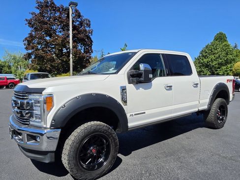 Used 2019 Ford F350 Lariat w/ Lariat Ultimate Package AWD/4WD image 8