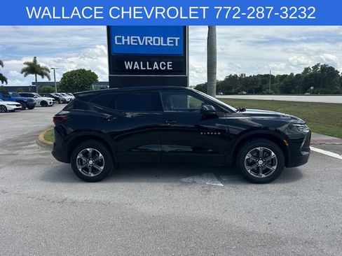 Used 2025 Chevrolet Blazer LT FWD image 6