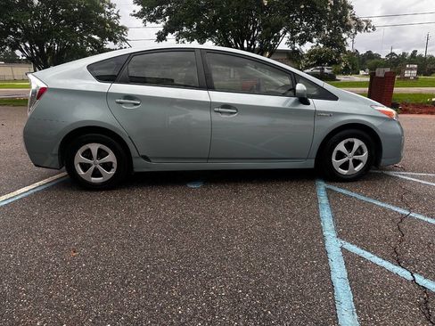 Used 2013 Toyota Prius Two FWD image 6