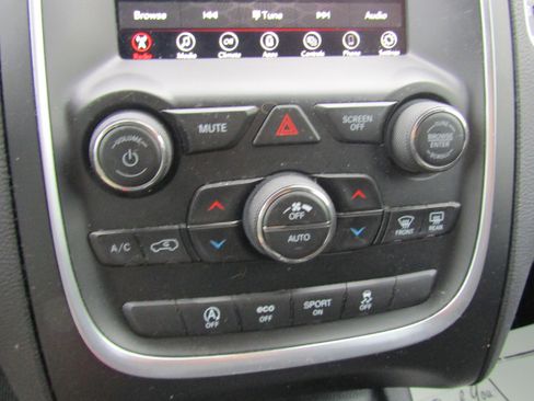 Used 2020 Dodge Durango SXT w/ 3rd Row Seating Group image 24