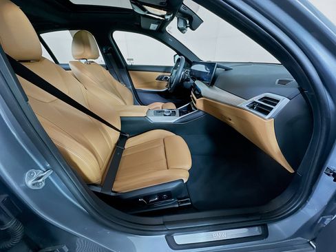 Used 2025 BMW 330i Sedan image 32