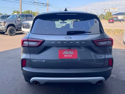 Used 2023 Ford Escape Active w/ Cold Weather Package FWD image 4