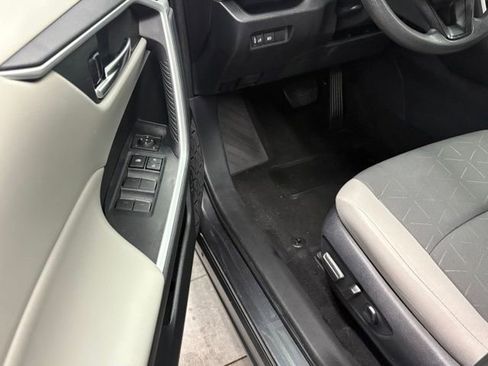 Used 2025 Toyota RAV4 XLE FWD image 11