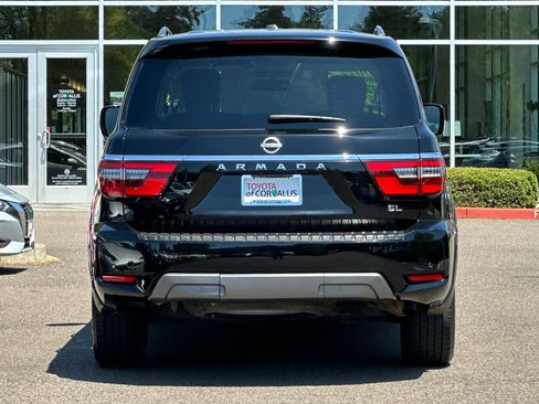 Used 2022 Nissan Armada SL w/ Captain's Chairs Package image 5