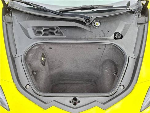 Used 2022 Chevrolet Corvette Stingray Preferred Cpe w/ Z51 Performance Package RWD image 23