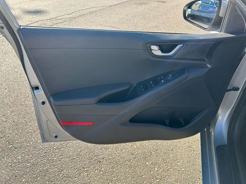 Used 2019 Hyundai Ioniq Plug-In Hybrid image 14