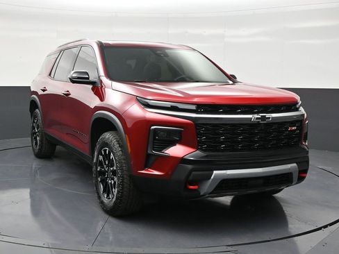 Used 2025 Chevrolet Traverse Z71 w/ Enhanced Driving Package image 7