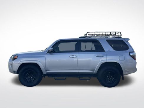 Used 2022 Toyota 4Runner SR5 Premium w/ Moonroof Package RWD image 2