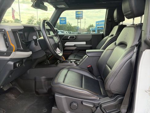 Used 2023 Ford Bronco Badlands w/ Sasquatch Package AWD/4WD image 15