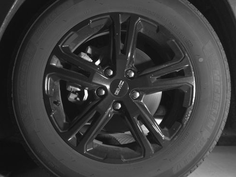 Used 2024 GMC Terrain SLE image 12