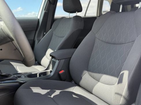 Used 2024 Toyota Corolla Cross LE FWD image 17