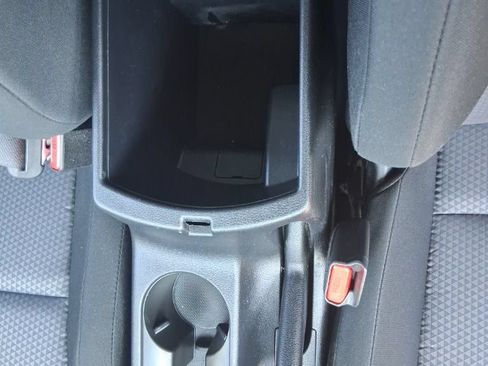 Used 2025 Kia Soul LX FWD image 25