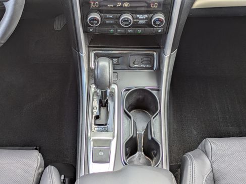 Used 2022 Subaru Ascent Limited w/ Technology Package AWD/4WD image 19