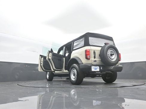 New 2025 Ford Bronco 4-Door image 39