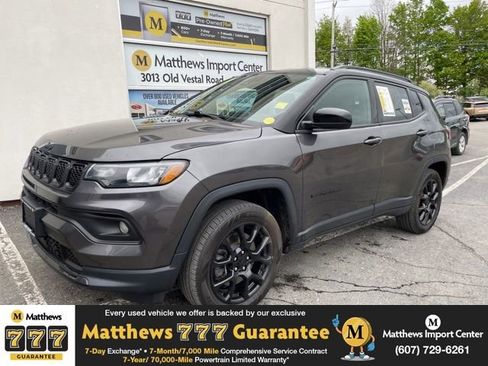 Used 2023 Jeep Compass Latitude w/ Convenience Group AWD/4WD image 1