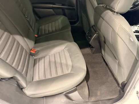 Used 2019 Ford Fusion SE FWD image 33