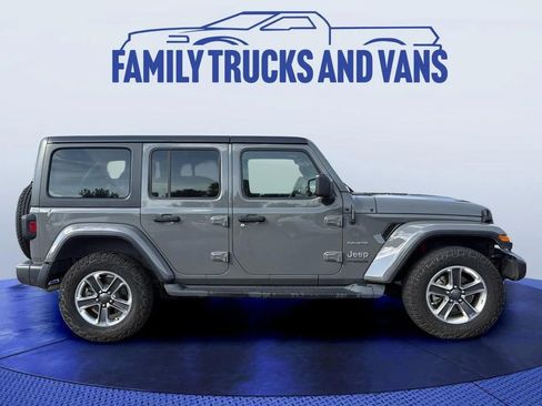 Used 2018 Jeep Wrangler Unlimited Sahara image 6