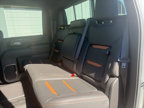 Used 2024 GMC Sierra 2500 AT4 w/ AT4 Premium Plus Package image 10