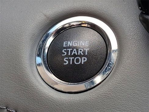 Certified 2022 Toyota Highlander XLE image 23