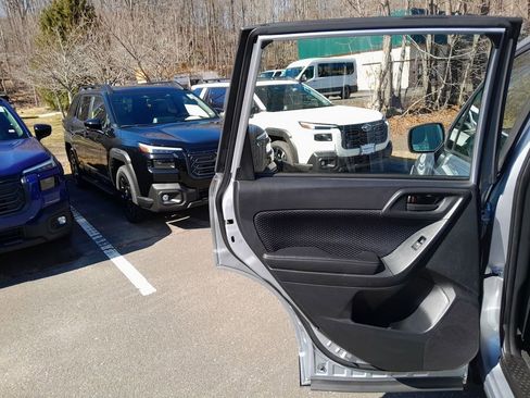 Used 2017 Subaru Forester 2.5i image 27