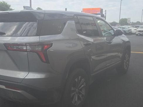 Used 2025 Chevrolet Equinox LT AWD/4WD image 4