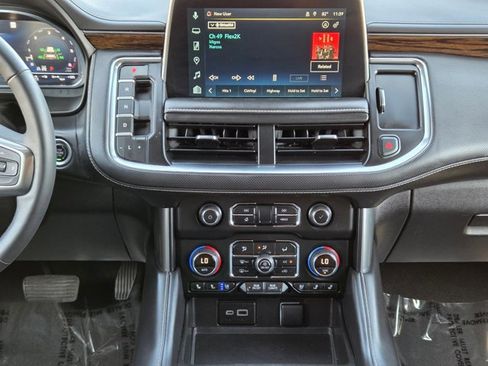 Used 2023 Chevrolet Suburban Premier AWD/4WD image 15