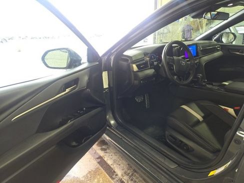 Used 2025 Toyota Camry SE FWD image 18