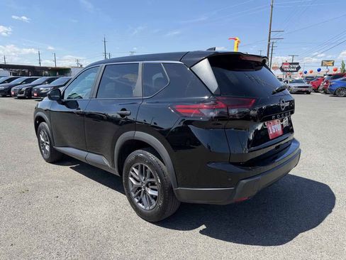 Used 2024 Nissan Rogue S AWD/4WD image 5