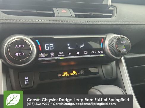 Used 2025 Toyota RAV4 XLE image 27