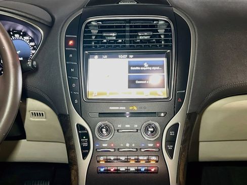 Used 2016 Lincoln MKX Reserve w/ Climate Package AWD/4WD image 11