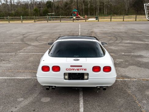 Used 1991 Chevrolet Corvette Coupe image 40