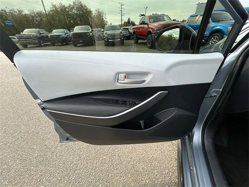 Used 2020 Toyota Corolla SE image 19