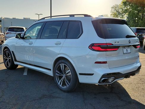 Used 2023 BMW X7 xDrive40i w/ Executive Package AWD/4WD image 4