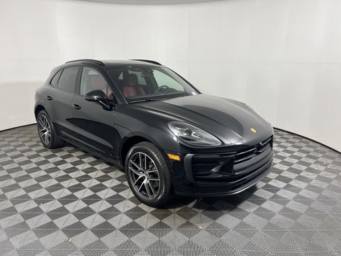Used 2026 Porsche Macan AWD/4WD image 9