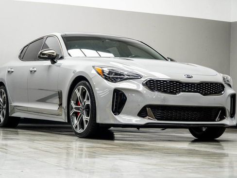 Used 2020 Kia Stinger GT1 image 4