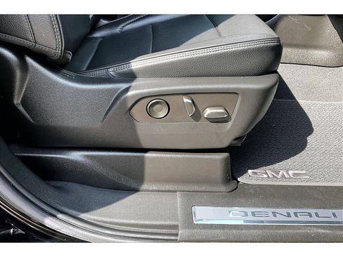 Used 2022 GMC Yukon XL Denali AWD/4WD image 52