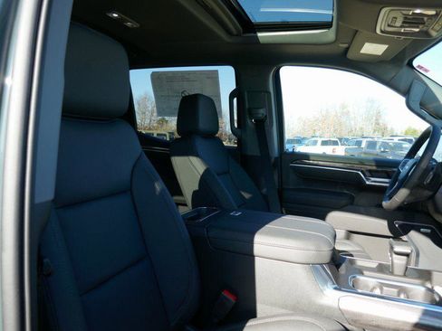 New 2026 Chevrolet Silverado 1500 LTZ w/ LTZ Premium Package image 9