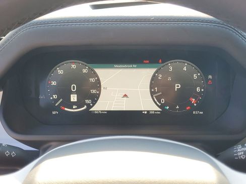 Used 2025 Land Rover Defender 130 X-Dynamic SE AWD/4WD image 16