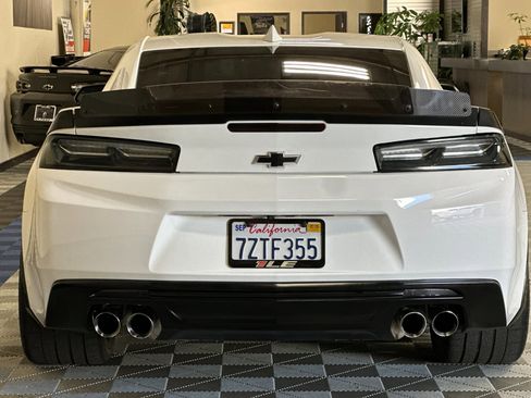 Used 2018 Chevrolet Camaro SS image 5