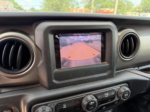 Used 2021 Jeep Gladiator Sport AWD/4WD image 20