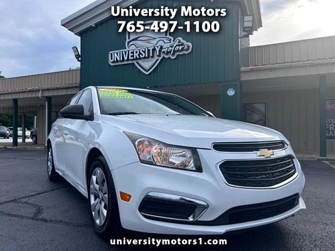 Used 2016 Chevrolet Cruze LS image 1