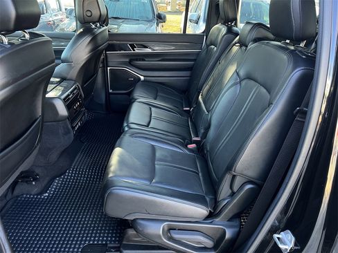 Used 2022 Jeep Wagoneer Series II image 26