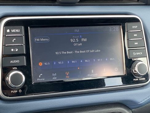 Used 2025 Nissan Versa SV image 20