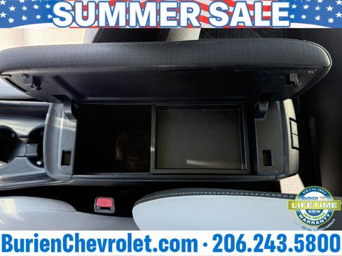 Used 2019 Toyota Prius LE AWD/4WD image 18