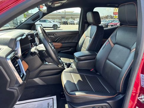 Used 2023 GMC Canyon AT4 w/ AT4 Premium Package AWD/4WD image 14