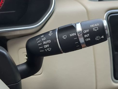 Used 2020 Land Rover Range Rover HSE image 28