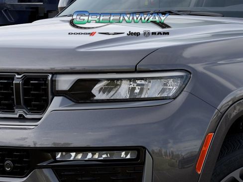 New 2026 Jeep Grand Cherokee Summit AWD/4WD image 10