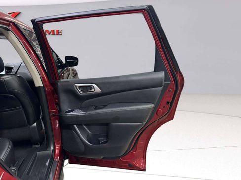 Used 2019 Nissan Pathfinder SL FWD image 48