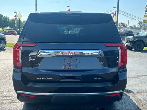 Used 2023 GMC Yukon XL SLT w/ SLT Premium Package AWD/4WD image 6